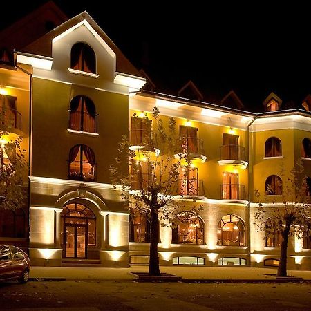 Hotel Chinar Hisarya Dış mekan fotoğraf