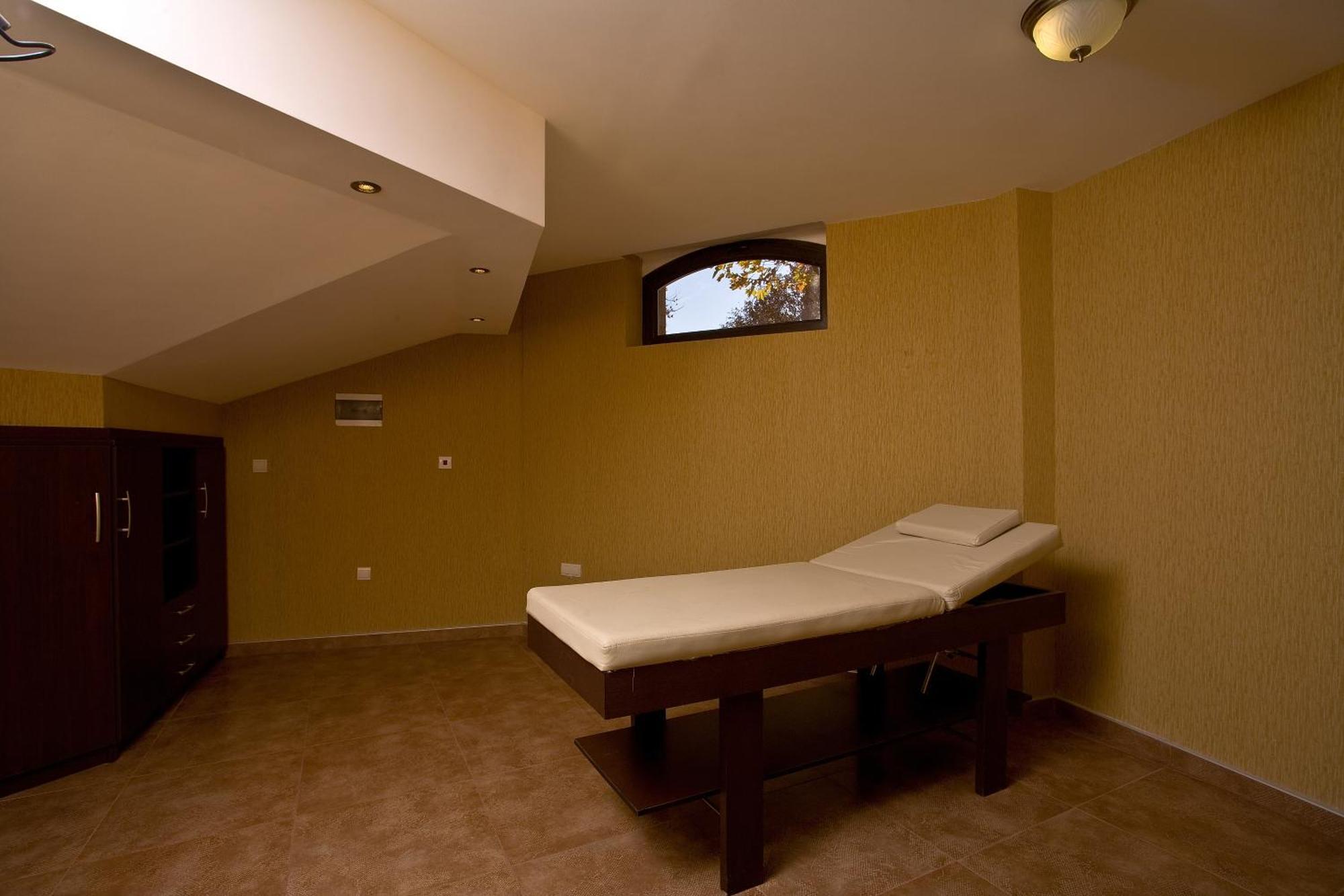 Hotel Chinar Hisarya Dış mekan fotoğraf