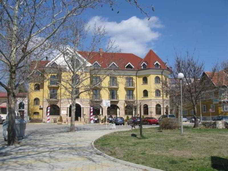 Hotel Chinar Hisarya Dış mekan fotoğraf