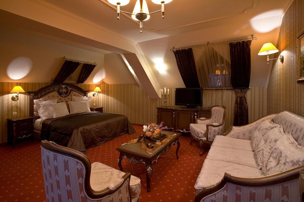 Hotel Chinar Hisarya Dış mekan fotoğraf