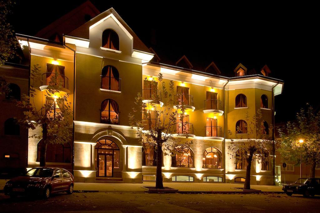 Hotel Chinar Hisarya Dış mekan fotoğraf