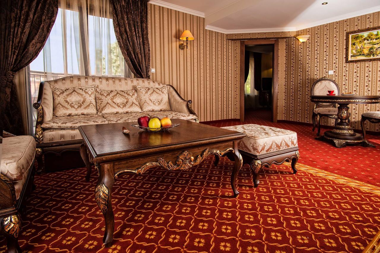 Hotel Chinar Hisarya Dış mekan fotoğraf