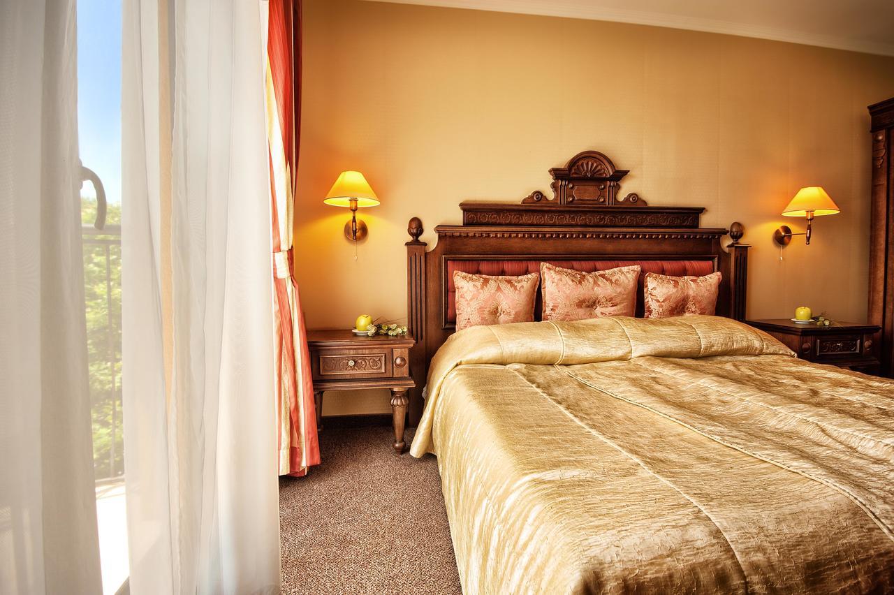 Hotel Chinar Hisarya Dış mekan fotoğraf