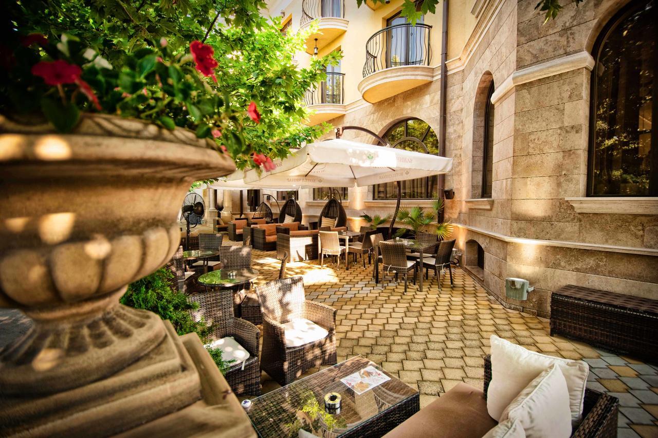 Hotel Chinar Hisarya Dış mekan fotoğraf