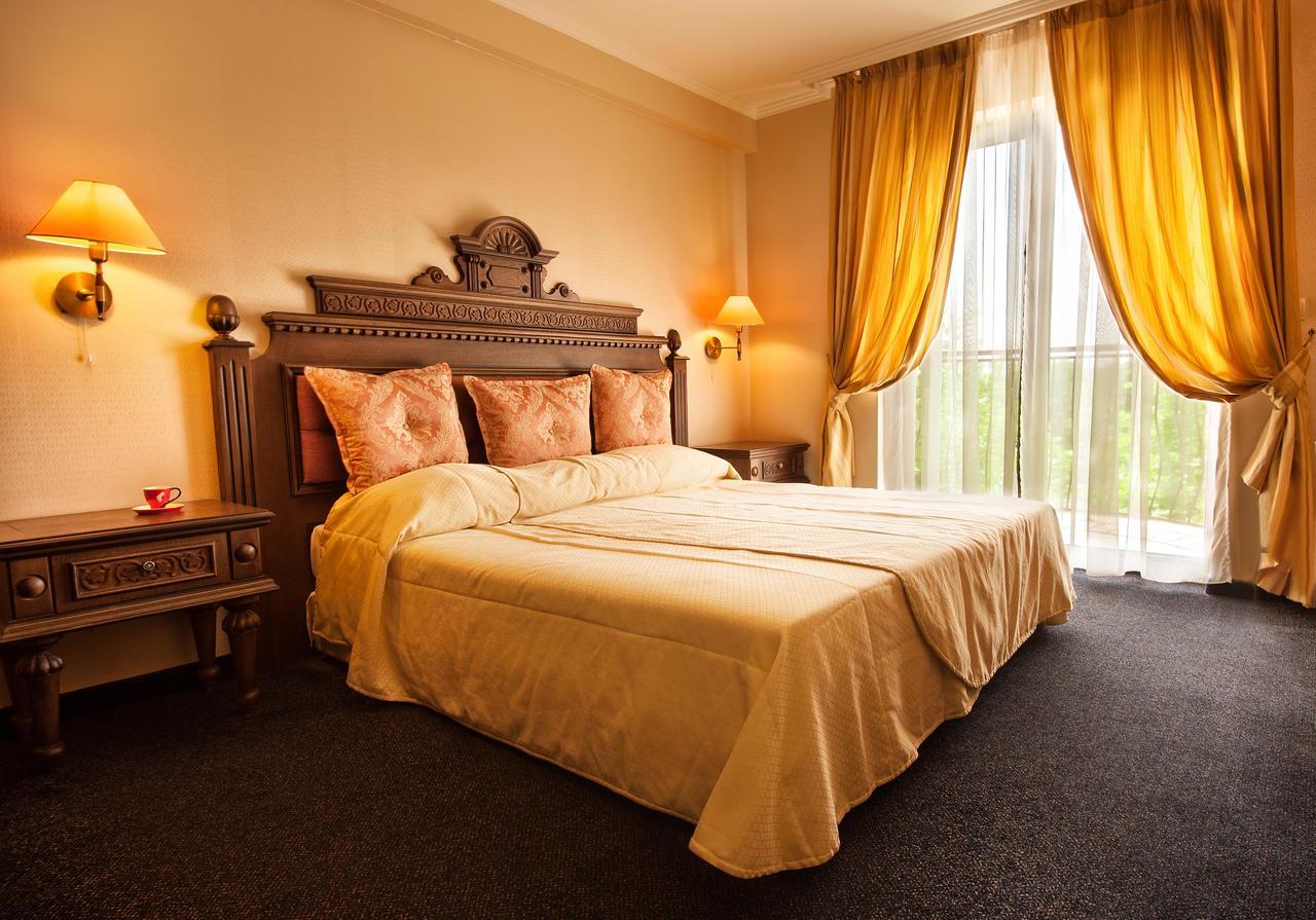 Hotel Chinar Hisarya Dış mekan fotoğraf