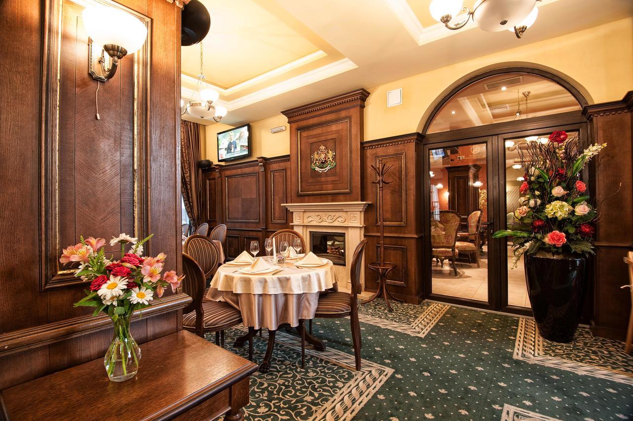 Hotel Chinar Hisarya Dış mekan fotoğraf